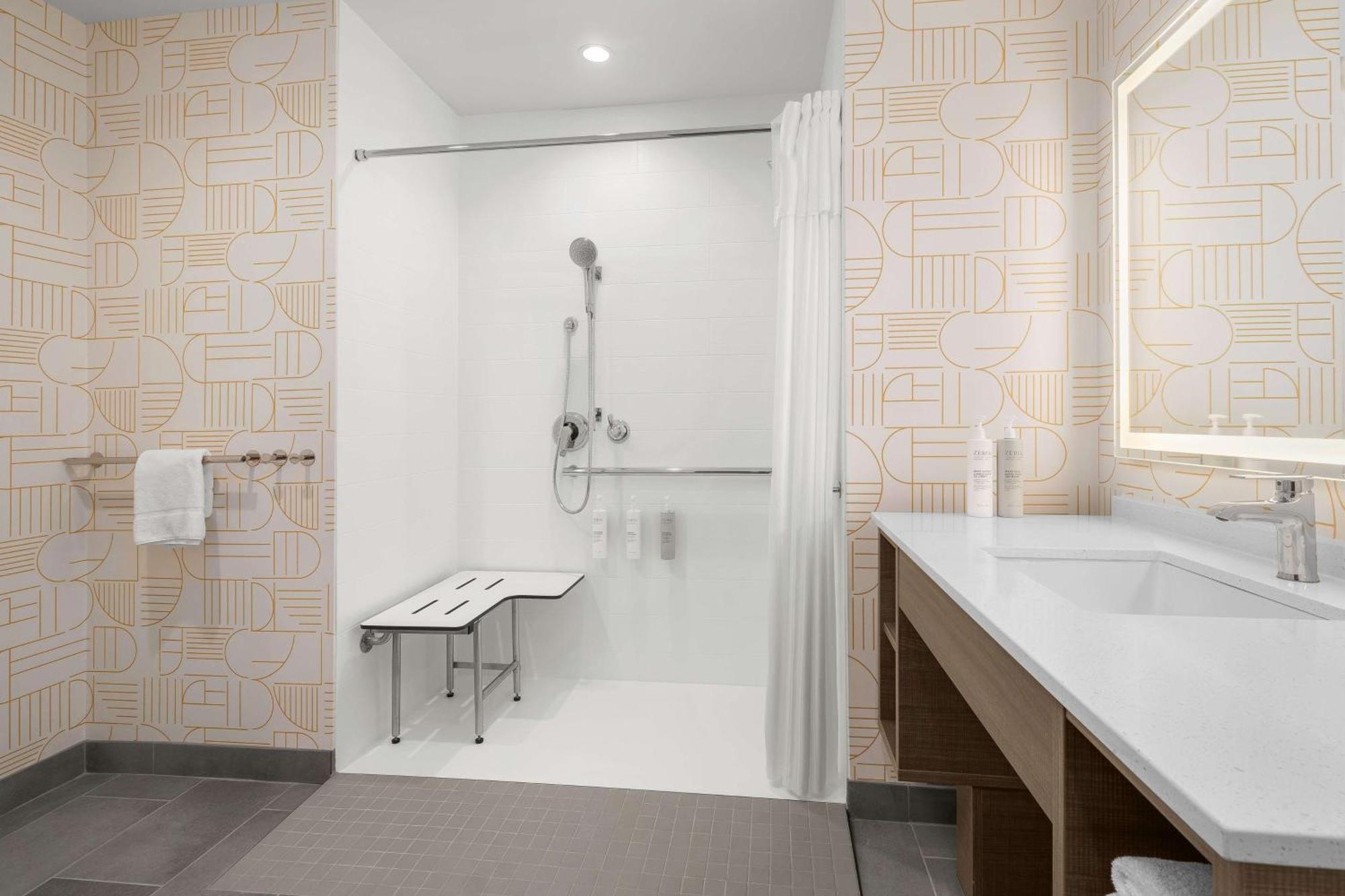 Home2 Suites By Hilton Eureka Exterior photo