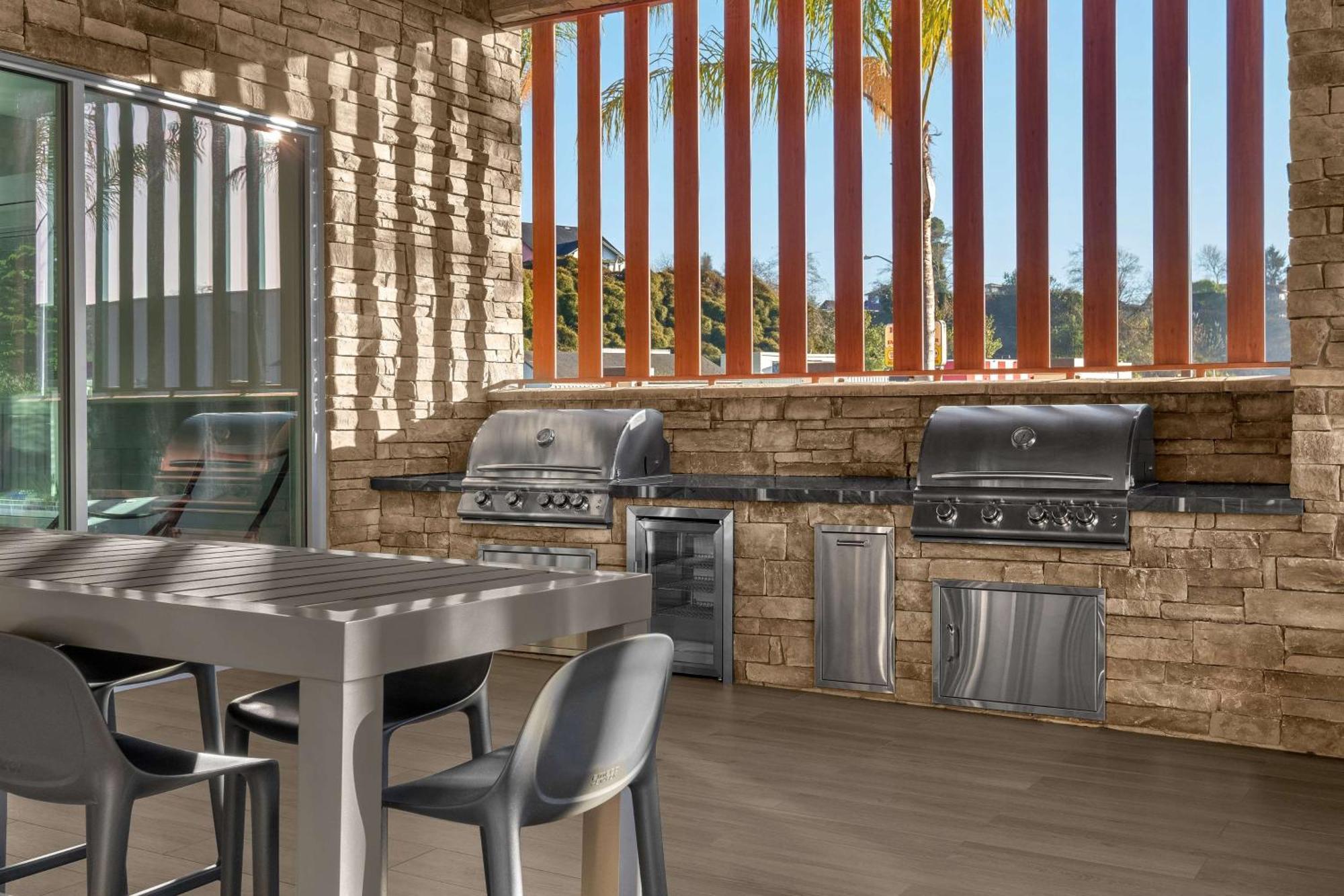 Home2 Suites By Hilton Eureka Exterior photo